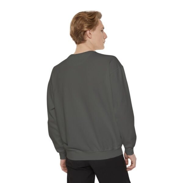 Surfing for Life: Stay Cozy and Cool with Our Skull Oasis Sweatshirt! - Image 4
